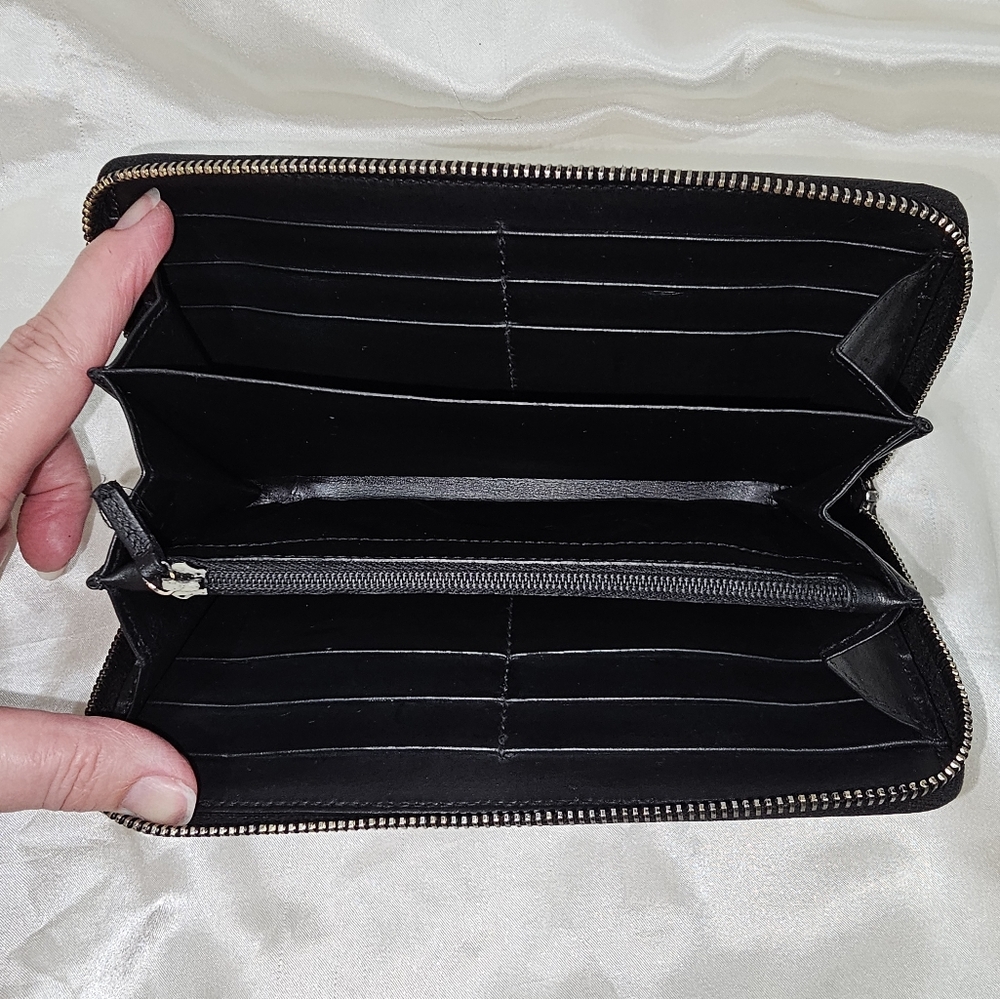 Gucci Guccisima Black Embossed Monogram Ziparound Leather Wallet AUTHENT… - Picture 9 of 12